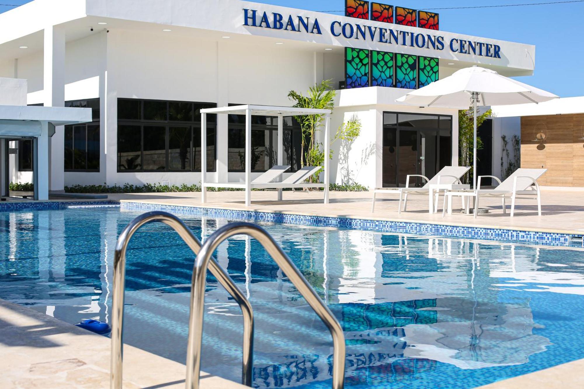 Habana Hotel Y Restaurante Higuey Exterior foto